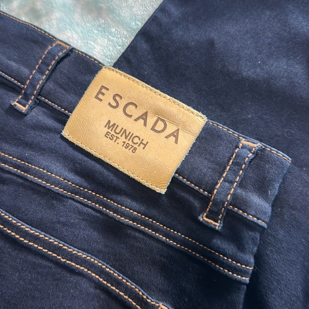 ESCADA JEANS - Picture 2 of 9